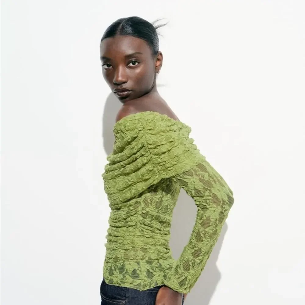 ZARA OFF THE SHOULDER LACE TOP
